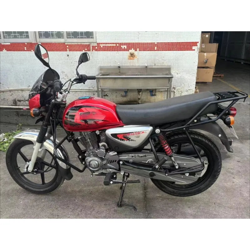 New gas-powered 150cc motorcycle Bajaj Boxer 150 X-125