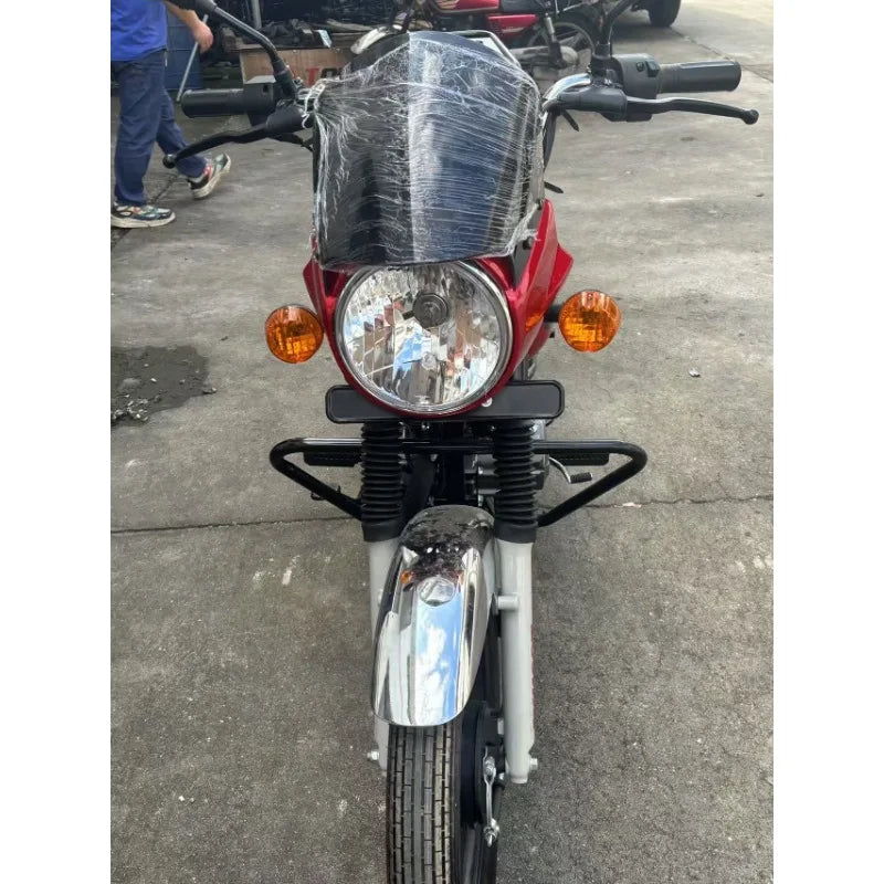 New gas-powered 150cc motorcycle Bajaj Boxer 150 X-125